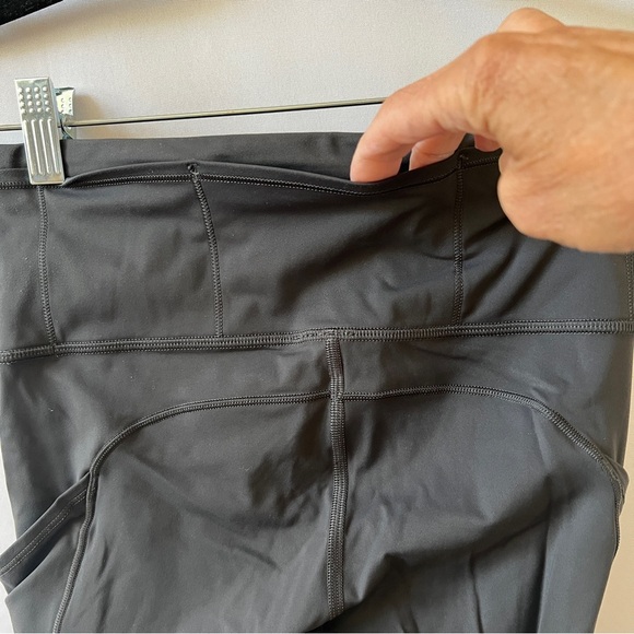 LULULEMON POWER THRU HI RISE TIGHT LEGGING 4 GRAY DROP IN POCKETS RAW LEG HEM - Picture 6 of 12